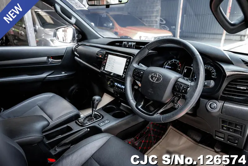 Toyota Hilux in White for Sale Image 8