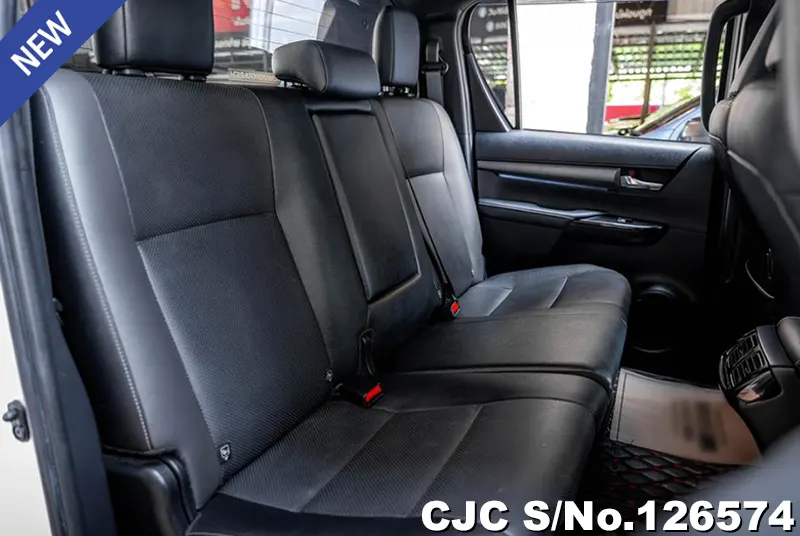 Toyota Hilux in White for Sale Image 10