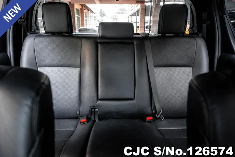 Toyota Hilux in White for Sale Image 11