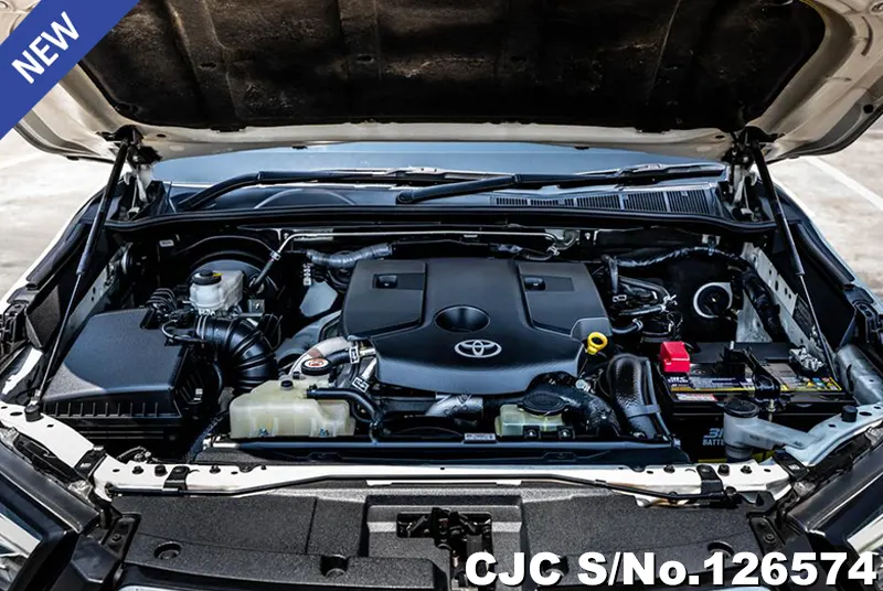 Toyota Hilux in White for Sale Image 15