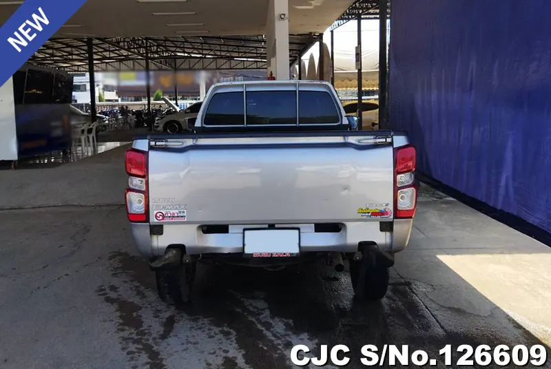 Isuzu D-Max in Gray for Sale Image 5