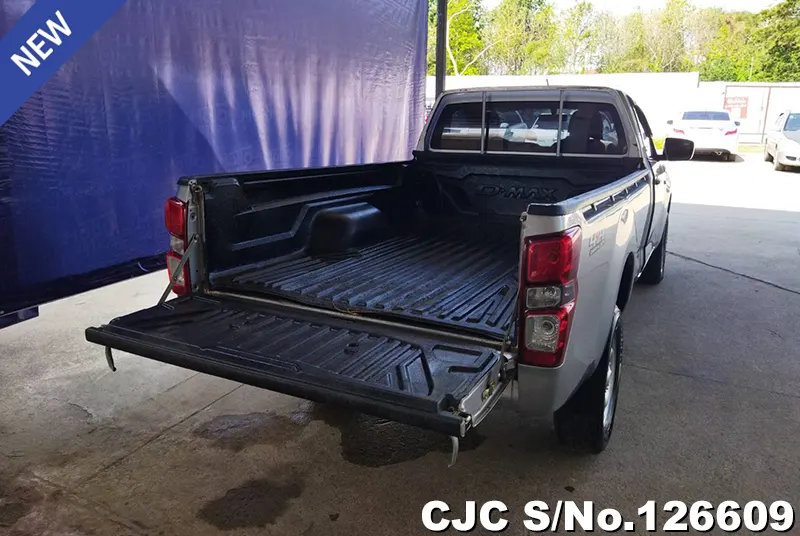 Isuzu D-Max in Gray for Sale Image 8