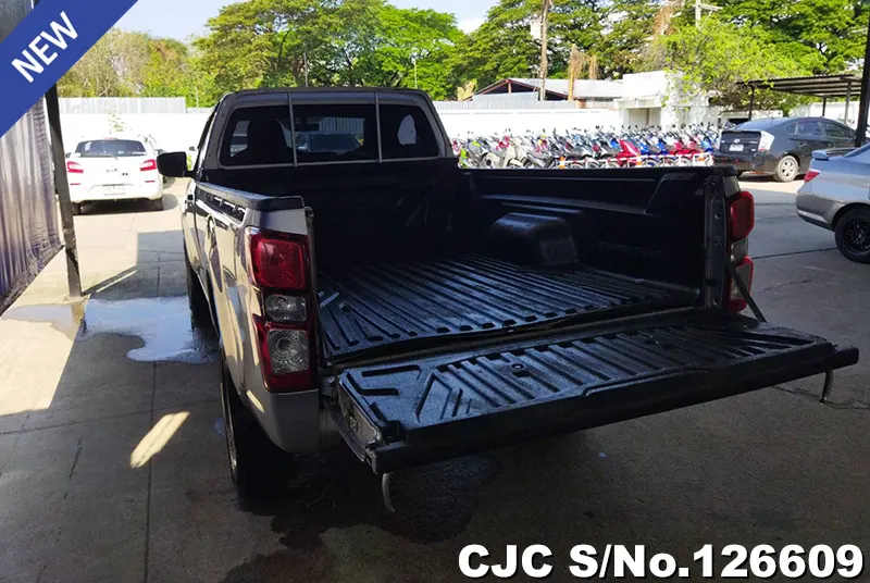 Isuzu D-Max in Gray for Sale Image 9