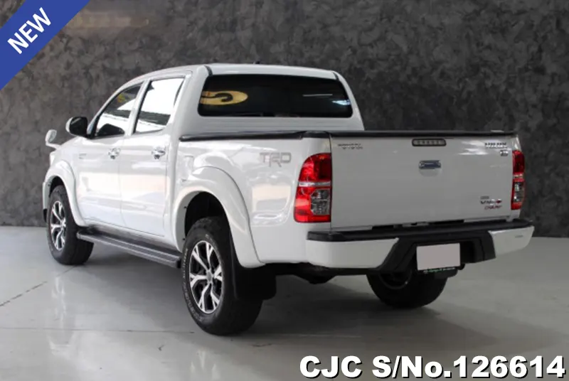 Toyota Hilux in White for Sale Image 1