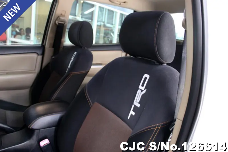 Toyota Hilux in White for Sale Image 10