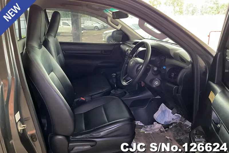 Toyota Hilux in Gray for Sale Image 7