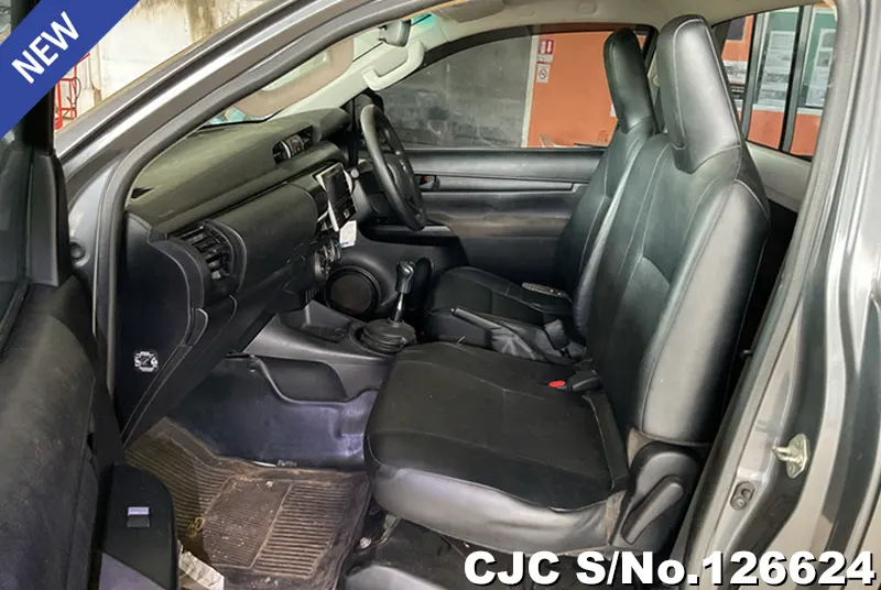 Toyota Hilux in Gray for Sale Image 8