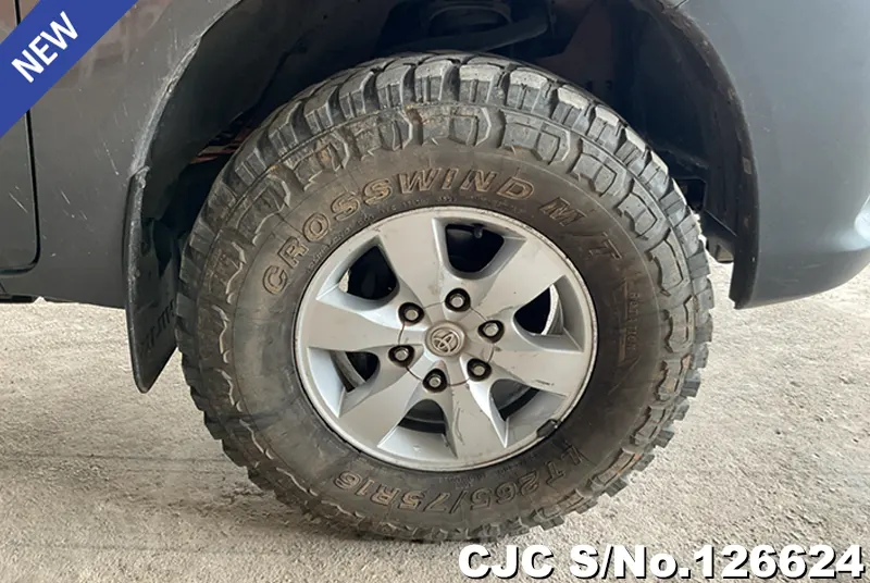 Toyota Hilux in Gray for Sale Image 10