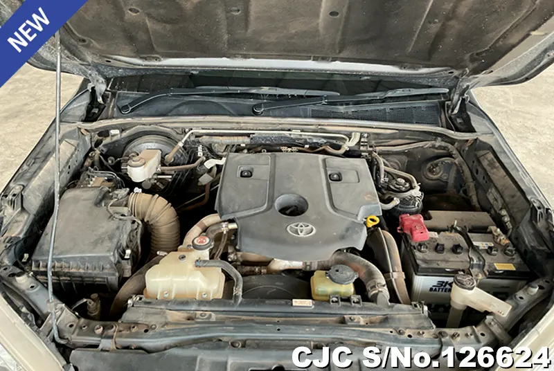 Toyota Hilux in Gray for Sale Image 11