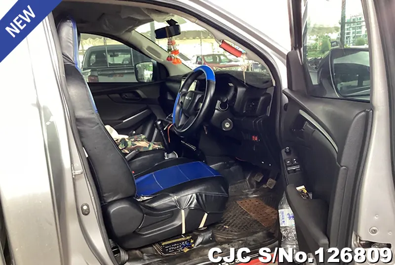 Isuzu D-Max in Gray for Sale Image 7