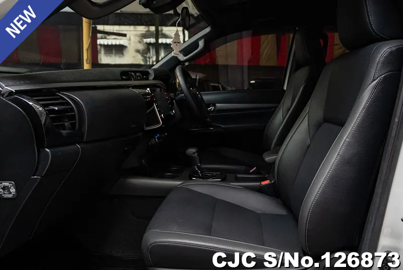 Toyota Hilux in White for Sale Image 8