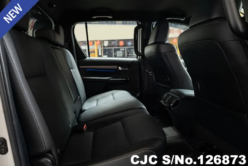 Toyota Hilux in White for Sale Image 9