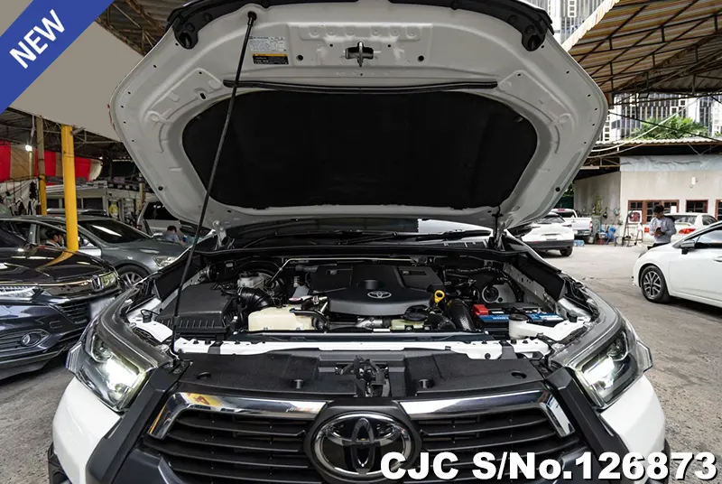 Toyota Hilux in White for Sale Image 14