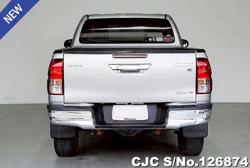 Toyota Hilux in Silver for Sale Image 4