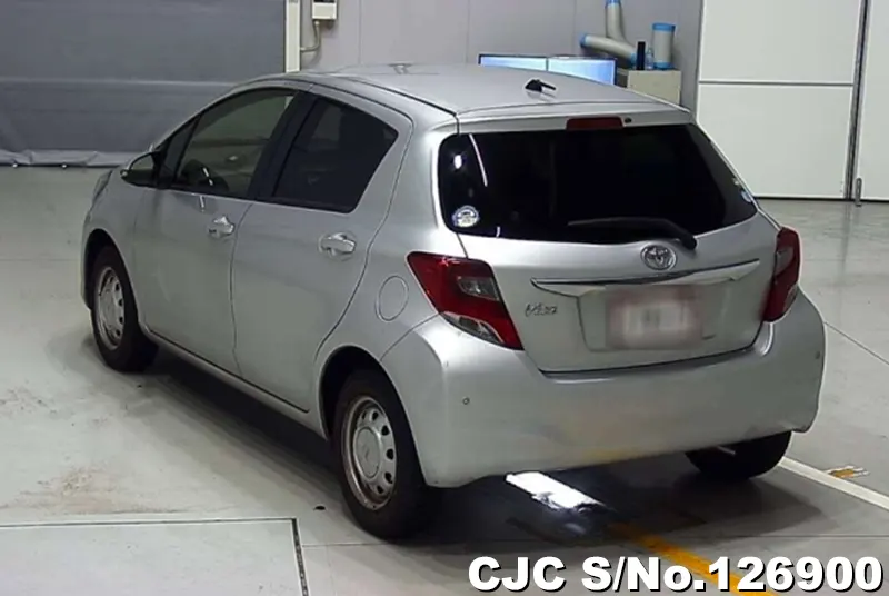 2016 Toyota / Vitz Stock No. 126900