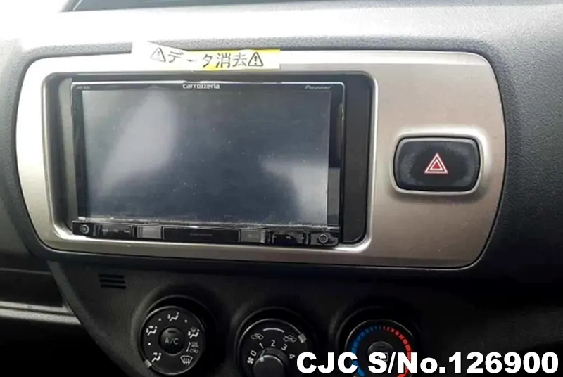 2016 Toyota / Vitz Stock No. 126900