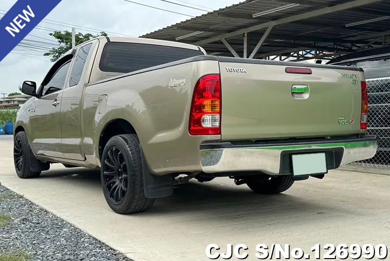 Toyota Hilux in Gold for Sale Image 1