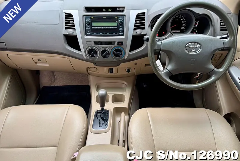 Toyota Hilux in Gold for Sale Image 8
