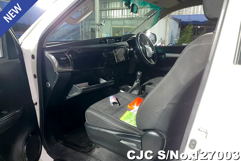 Toyota Hilux in White for Sale Image 9