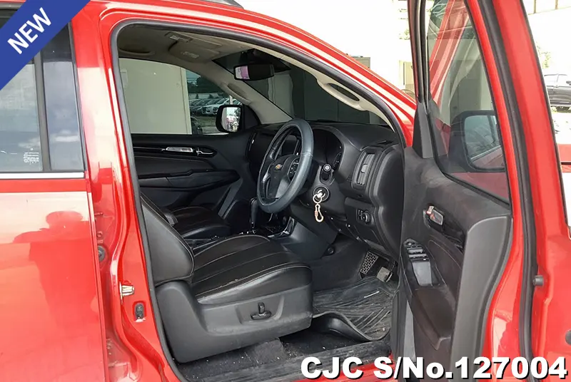 Chevrolet Colorado in Red for Sale Image 7