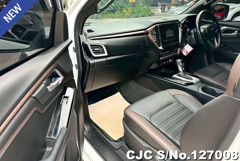 Isuzu D-Max in White for Sale Image 11