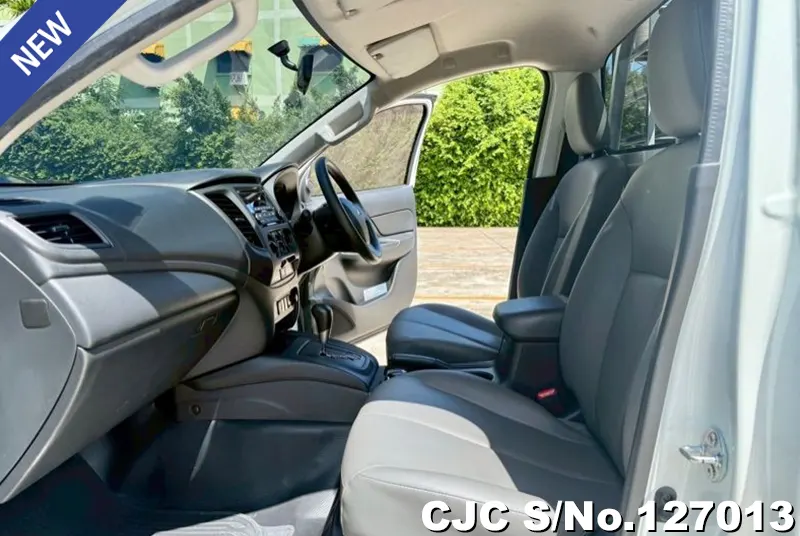 Mitsubishi Triton in White for Sale Image 10