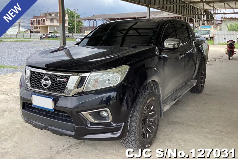 Nissan Navara in Black for Sale Image 3