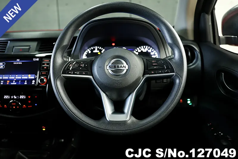 Nissan Navara in Red for Sale Image 9