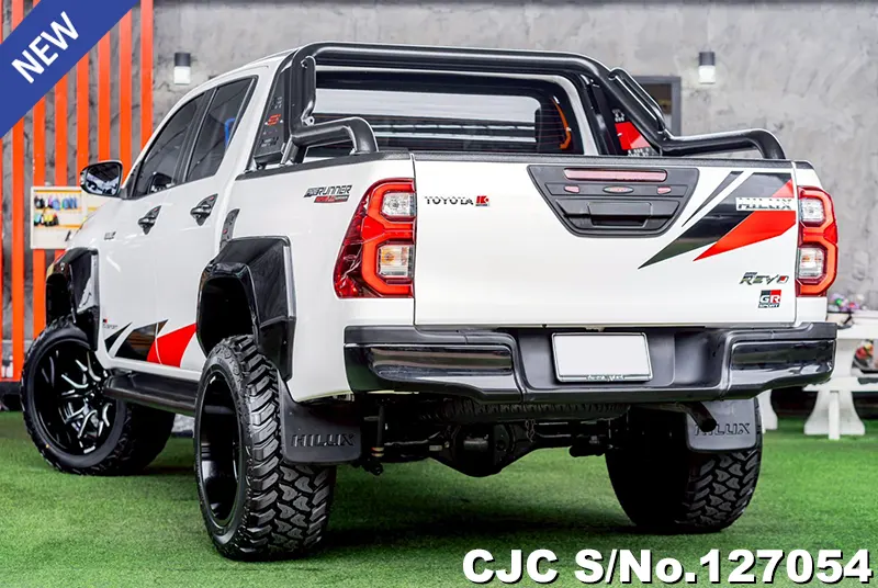Toyota Hilux in White for Sale Image 1