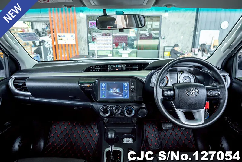 Toyota Hilux in White for Sale Image 3