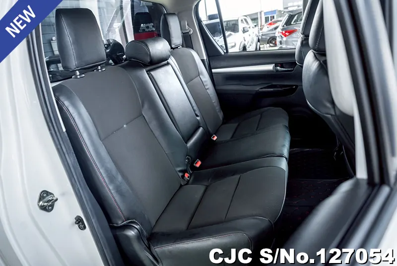Toyota Hilux in White for Sale Image 6