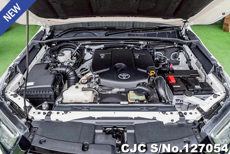 Toyota Hilux in White for Sale Image 10