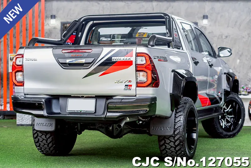 Toyota Hilux in Gray for Sale Image 2