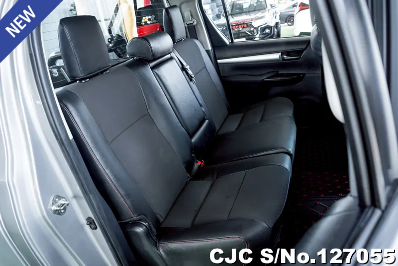 Toyota Hilux in Gray for Sale Image 7