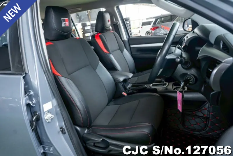 Toyota Hilux in Gray for Sale Image 6