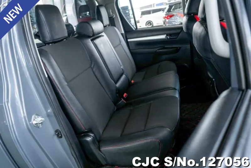 Toyota Hilux in Gray for Sale Image 7