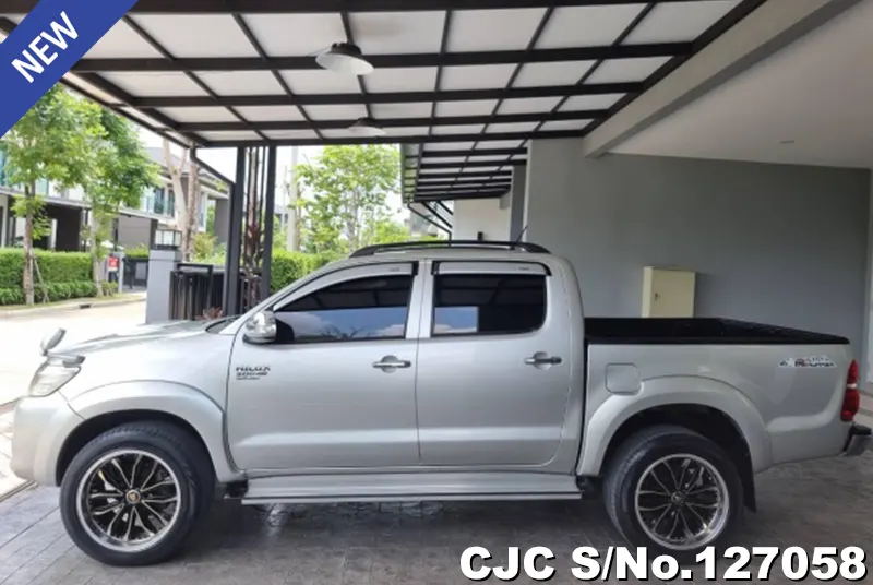 Toyota Hilux in Silver for Sale Image 5