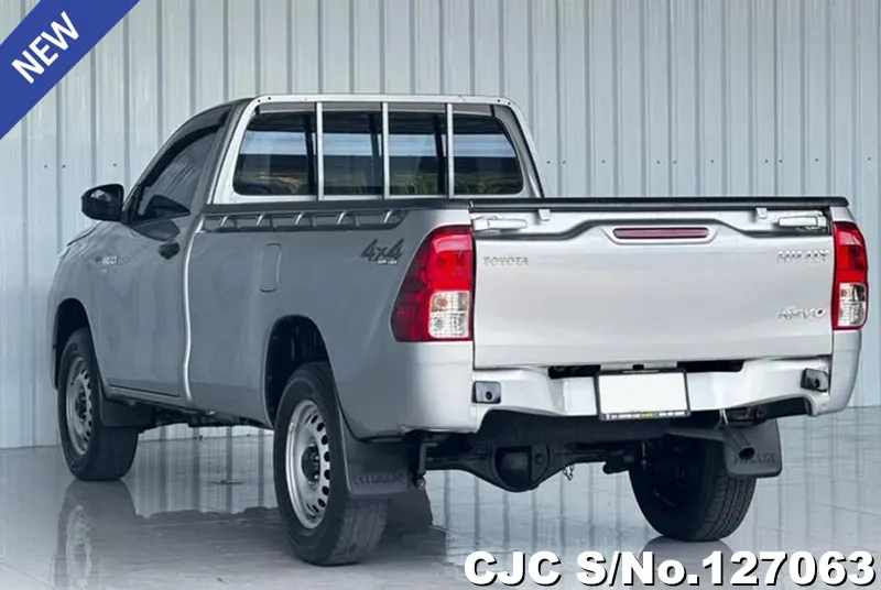 Toyota Hilux in Silver for Sale Image 2