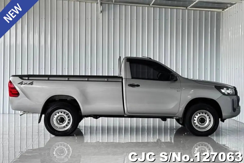 Toyota Hilux in Silver for Sale Image 5