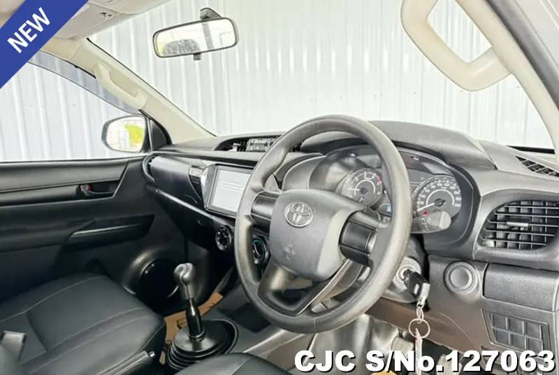 Toyota Hilux in Silver for Sale Image 10