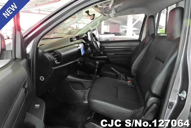 Toyota Hilux in Gray for Sale Image 4