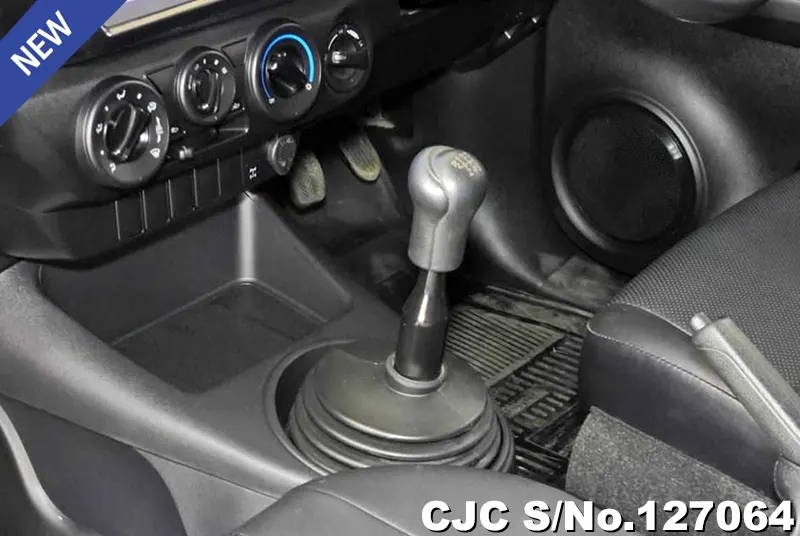 Toyota Hilux in Gray for Sale Image 7