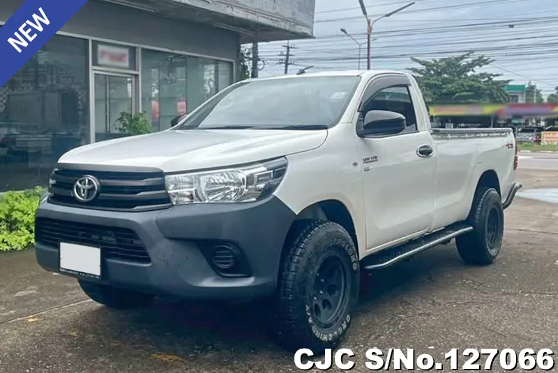 Toyota Hilux in White for Sale Image 3