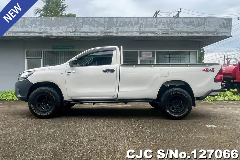 Toyota Hilux in White for Sale Image 5
