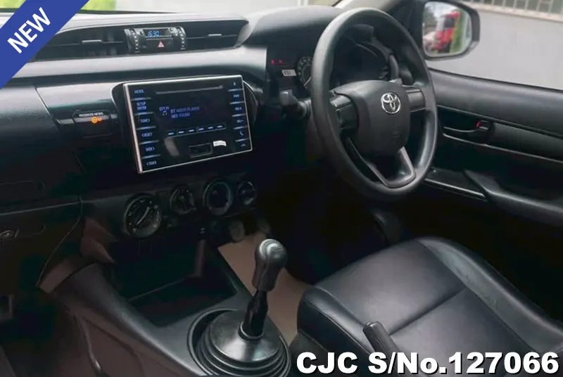 Toyota Hilux in White for Sale Image 7