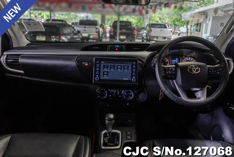 Toyota Hilux in White for Sale Image 6