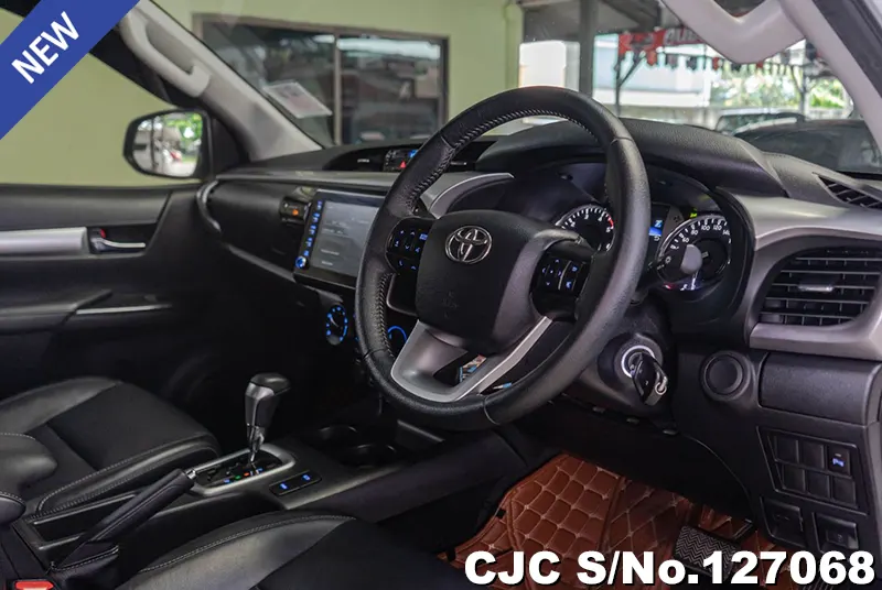 Toyota Hilux in White for Sale Image 7