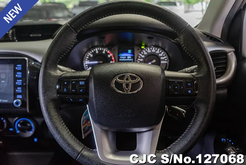 Toyota Hilux in White for Sale Image 10
