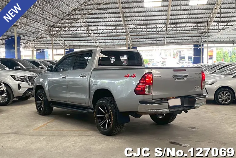 Toyota Hilux in Gray for Sale Image 1