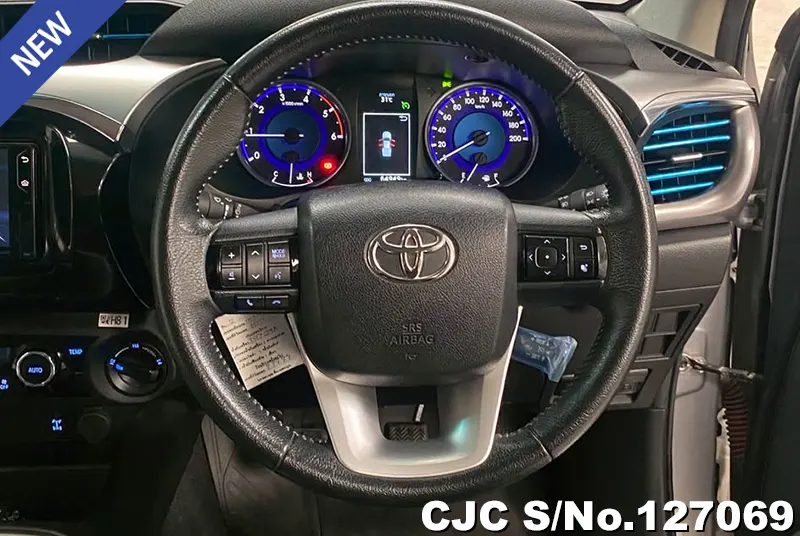 Toyota Hilux in Gray for Sale Image 10
